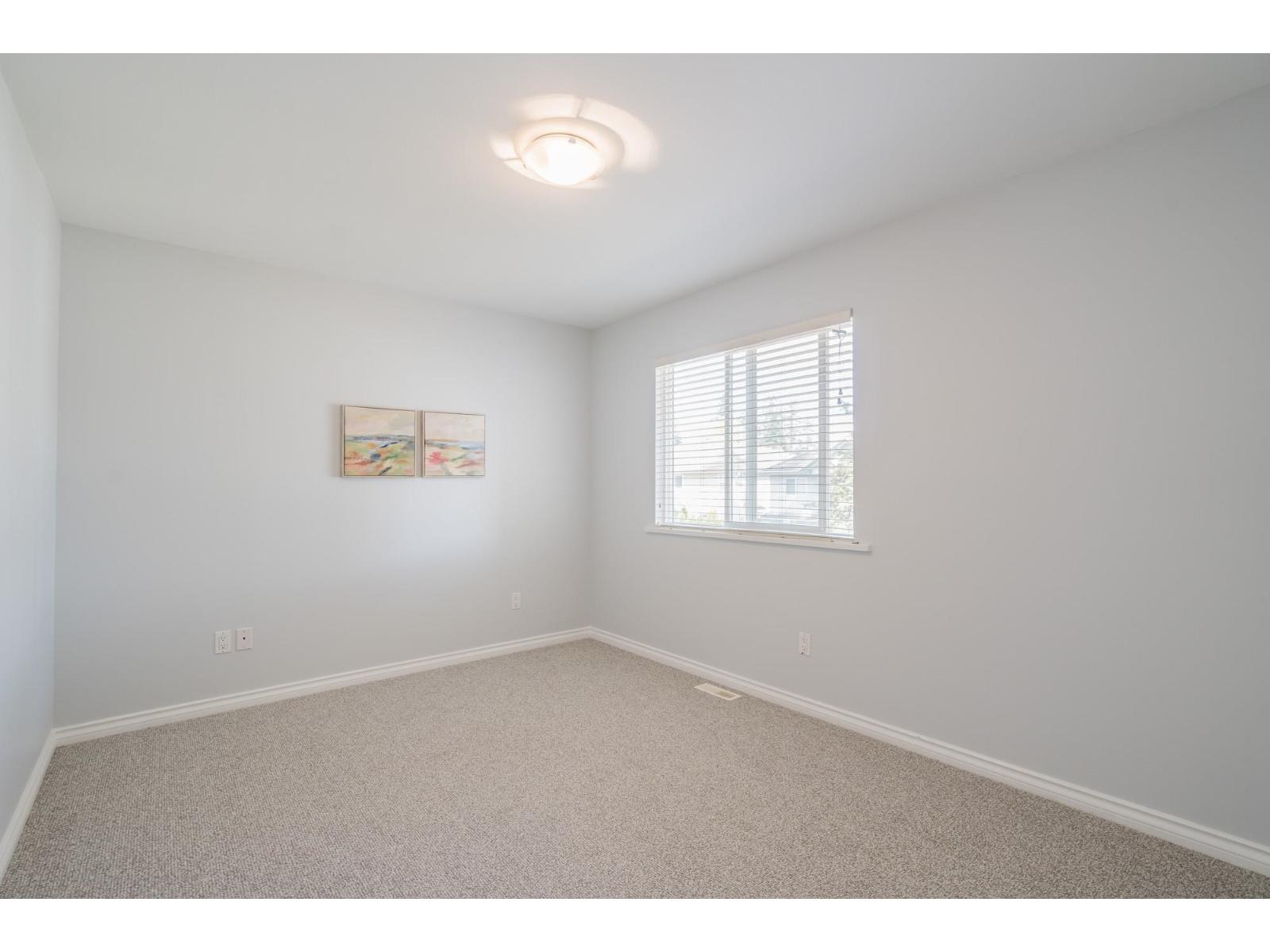 Photo 4 of 16527 108 Avenue, Surrey BC