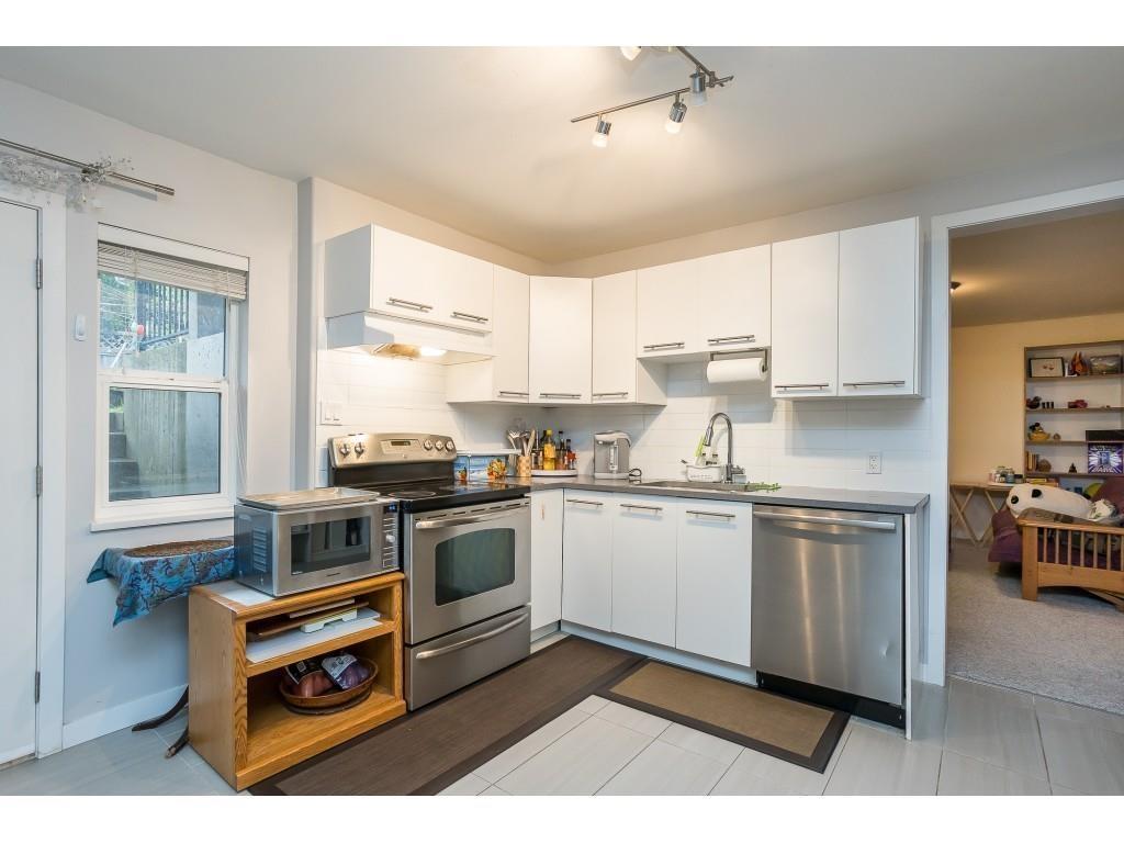 Photo 35 of 16527 108 Avenue, Surrey BC
