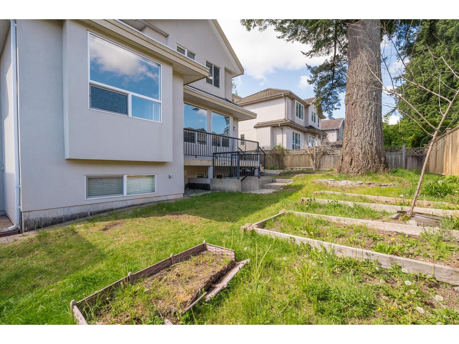 Photo 19 of 16527 108 Avenue, Surrey BC