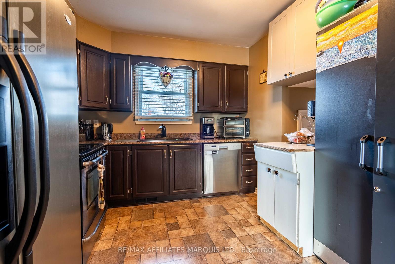 Photo 36 of 584 Kirkwood Street, Cornwall ON