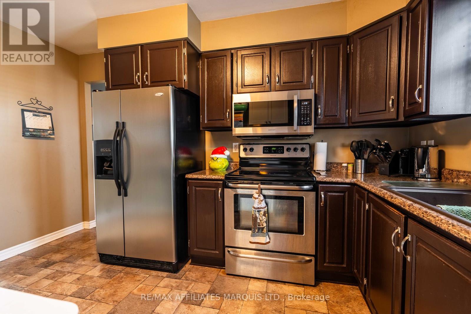 Photo 31 of 584 Kirkwood Street, Cornwall ON