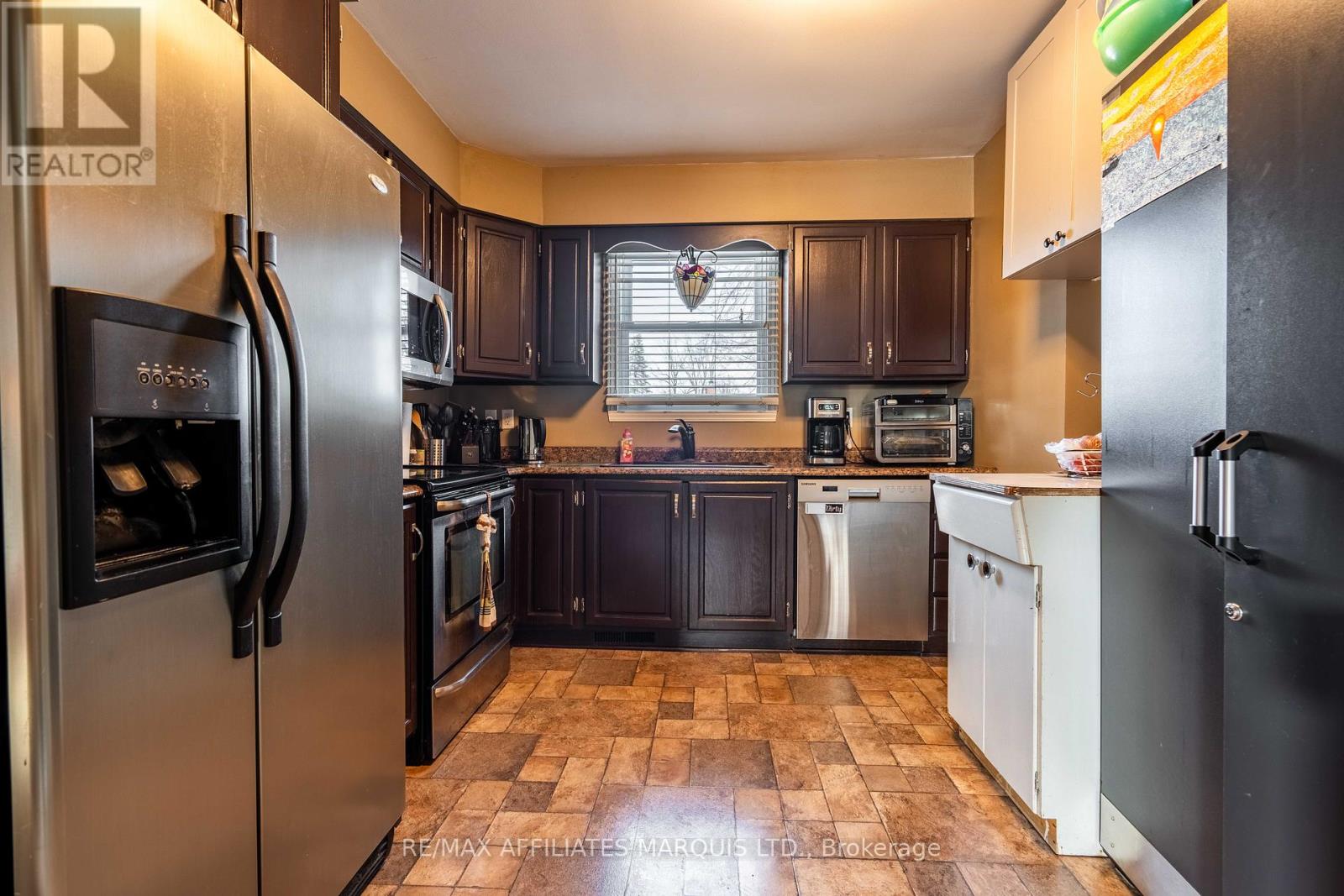 Photo 25 of 584 Kirkwood Street, Cornwall ON