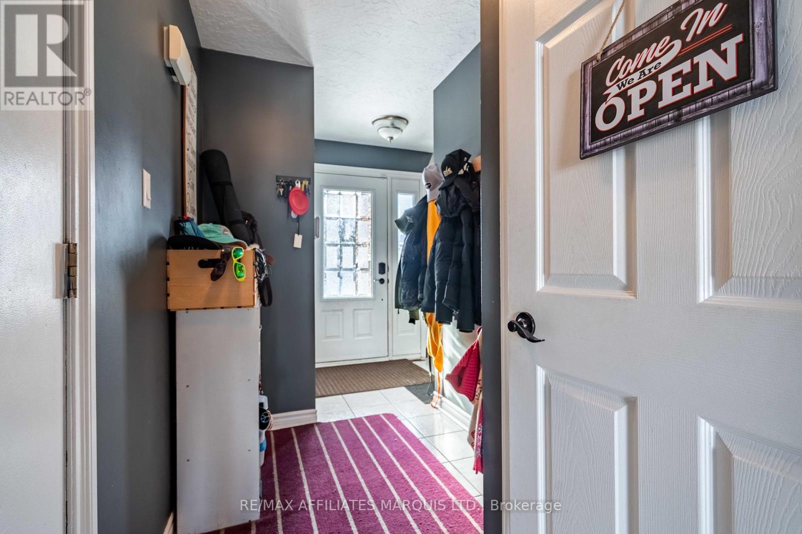 Photo 2 of 584 Kirkwood Street, Cornwall ON