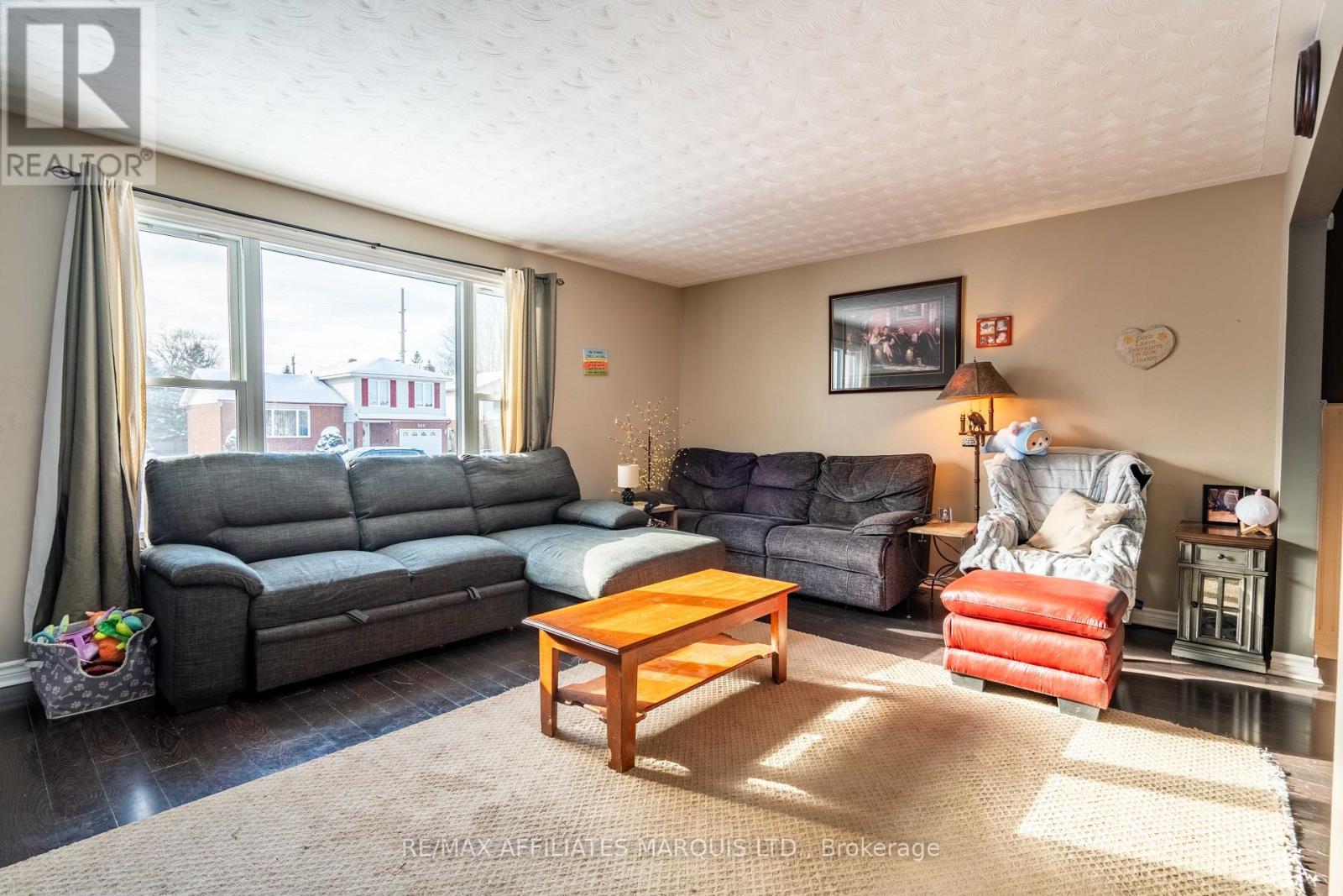Photo 11 of 584 Kirkwood Street, Cornwall ON