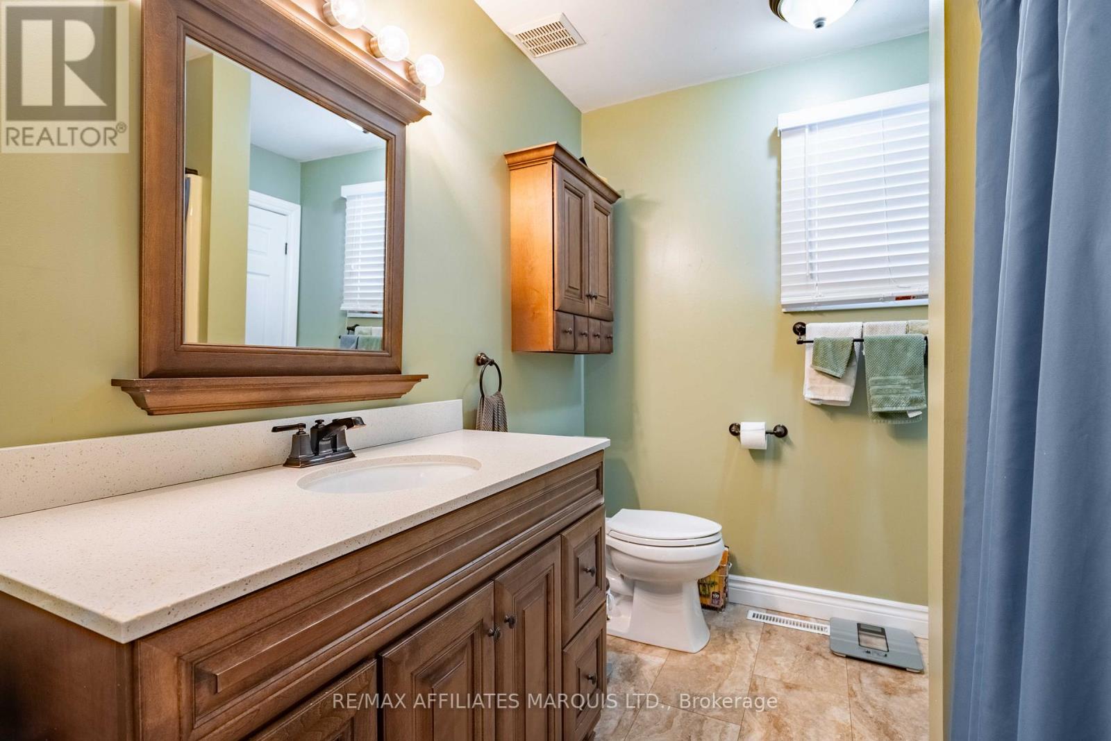 Photo 3 of 584 Kirkwood Street, Cornwall ON