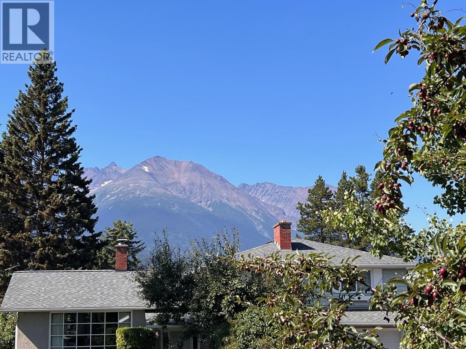 1408 COLUMBIA Drive, Smithers