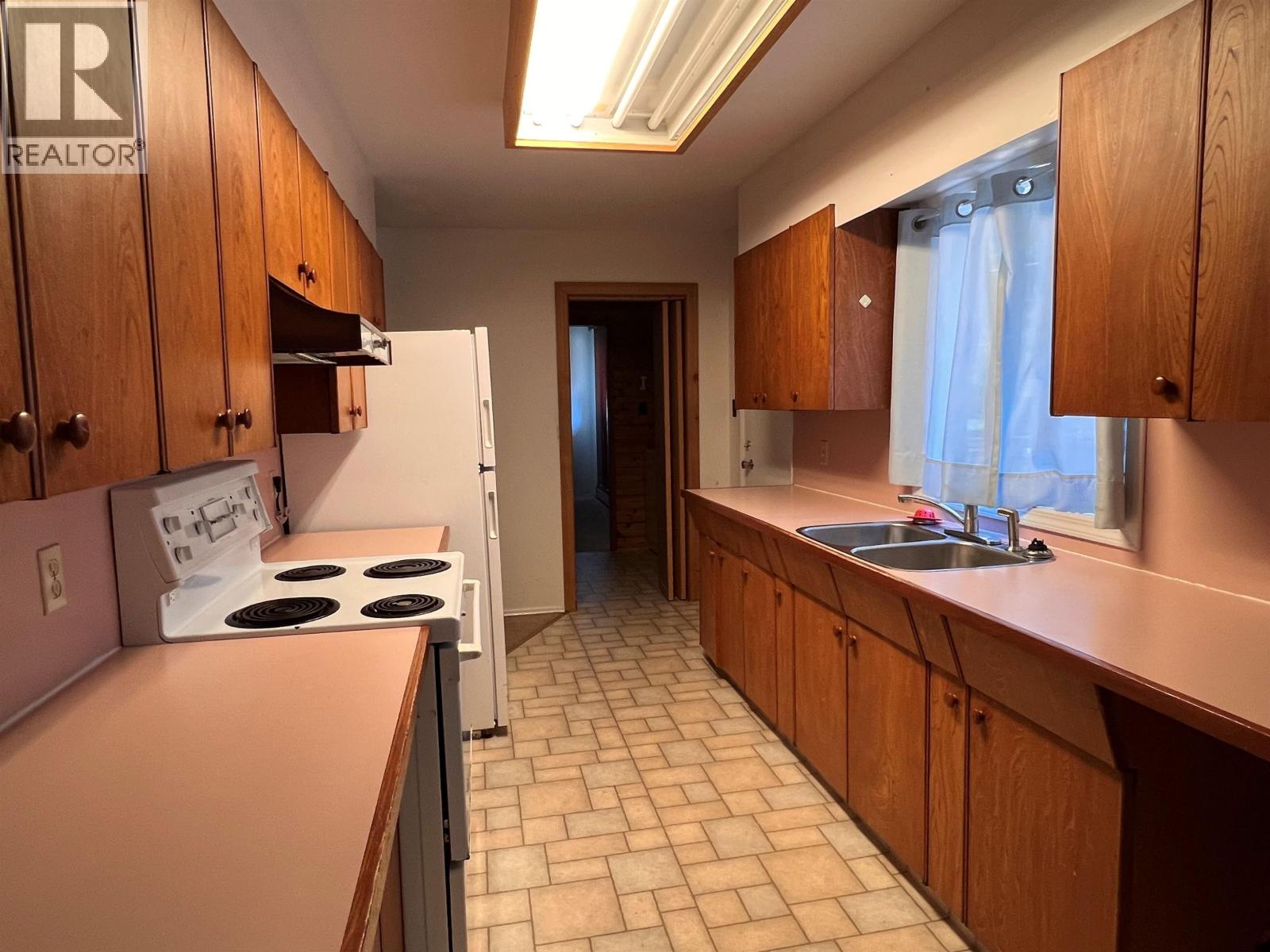 1408 COLUMBIA Drive, Smithers