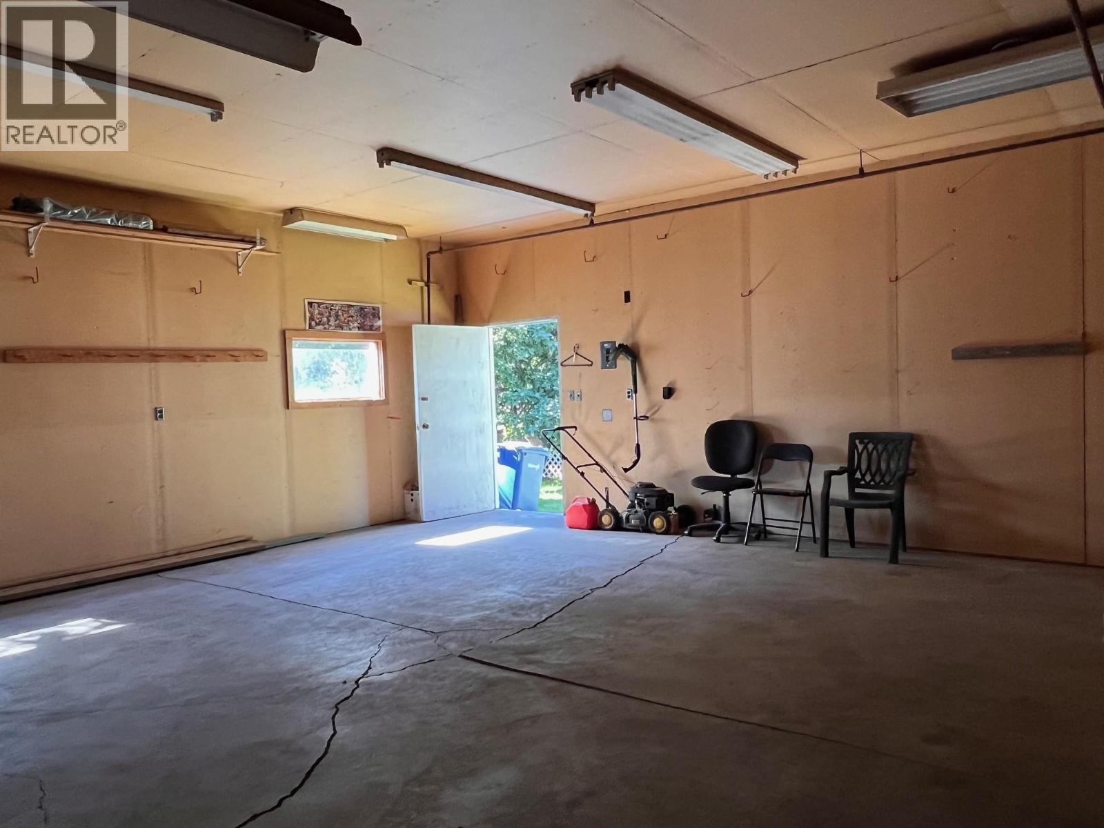 1408 COLUMBIA Drive, Smithers