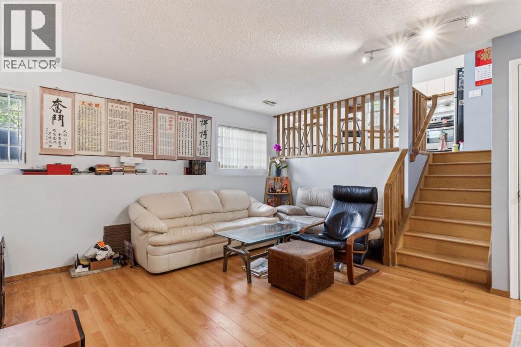 Photo 20 of 894 Applewood Drive Se, Calgary AB