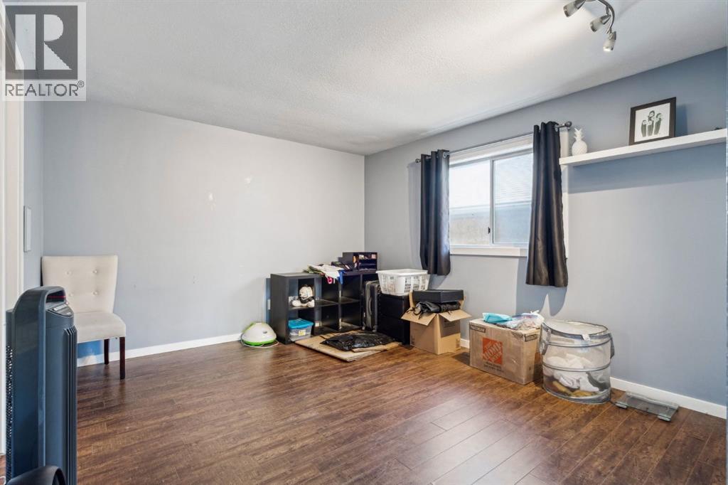 Photo 12 of 894 Applewood Drive Se, Calgary AB