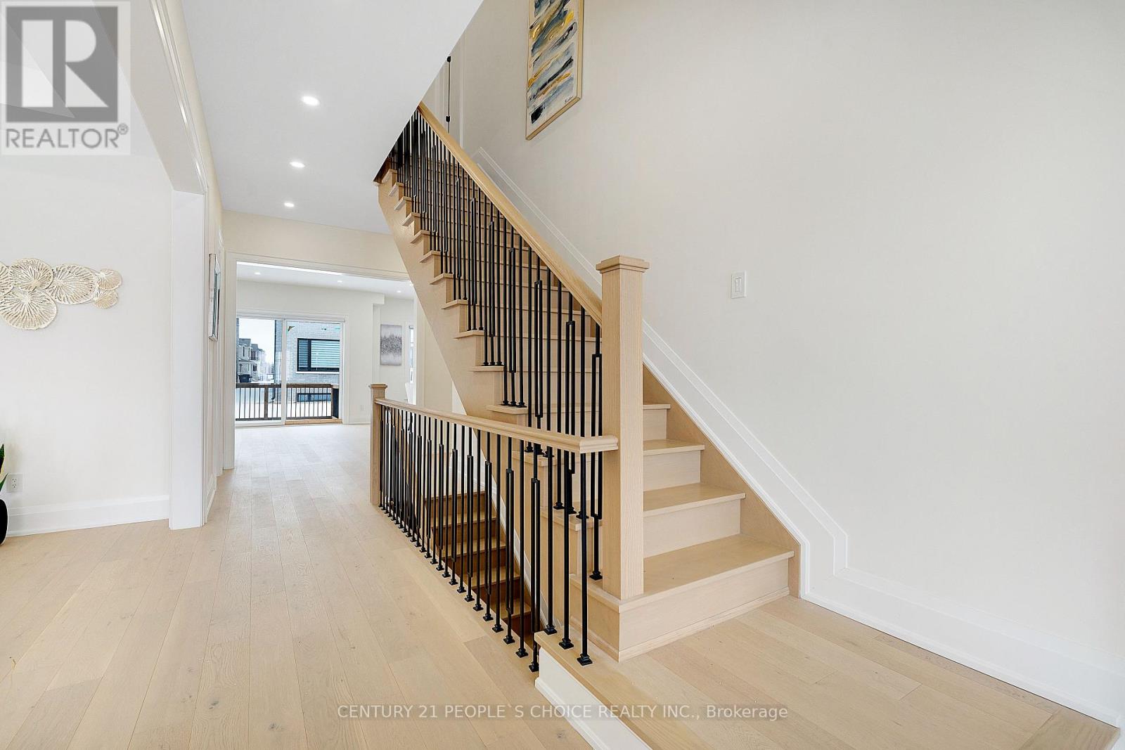 Photo 10 of 8915 Heritage Road, Brampton ON