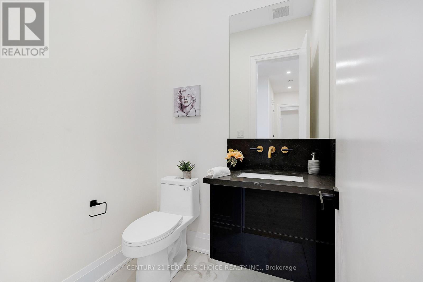 Photo 21 of 8915 Heritage Road, Brampton ON