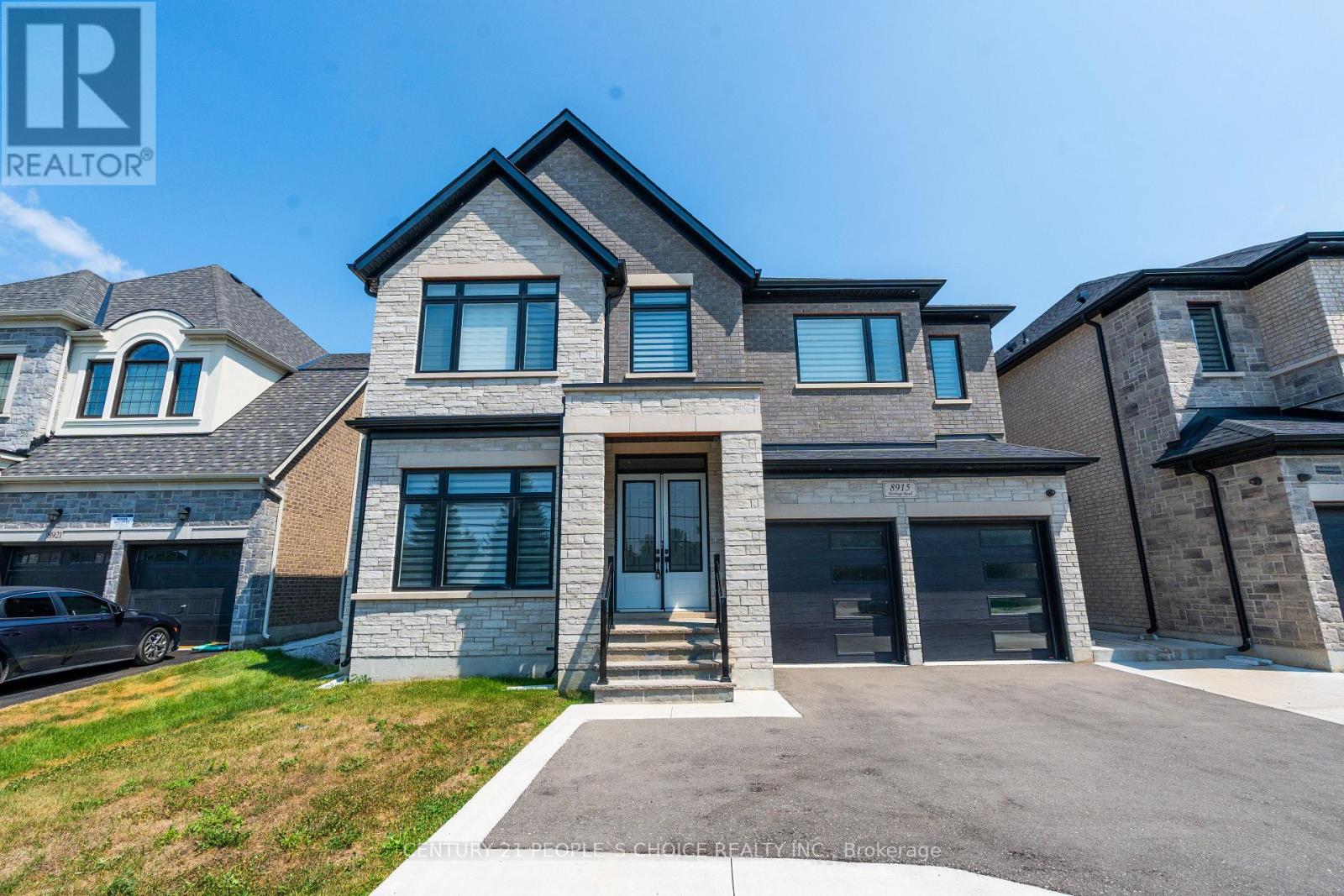 Photo 2 of 8915 Heritage Road, Brampton ON