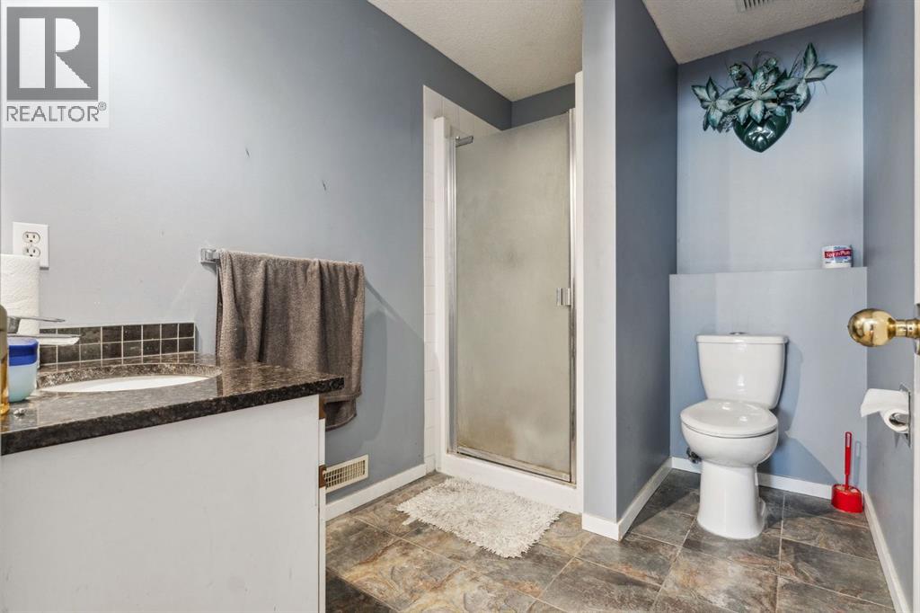 Photo 15 of 894 Applewood Drive Se, Calgary AB