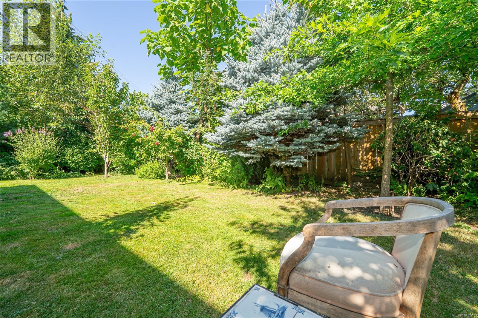Photo 10 of 5793 Garden St, Duncan BC