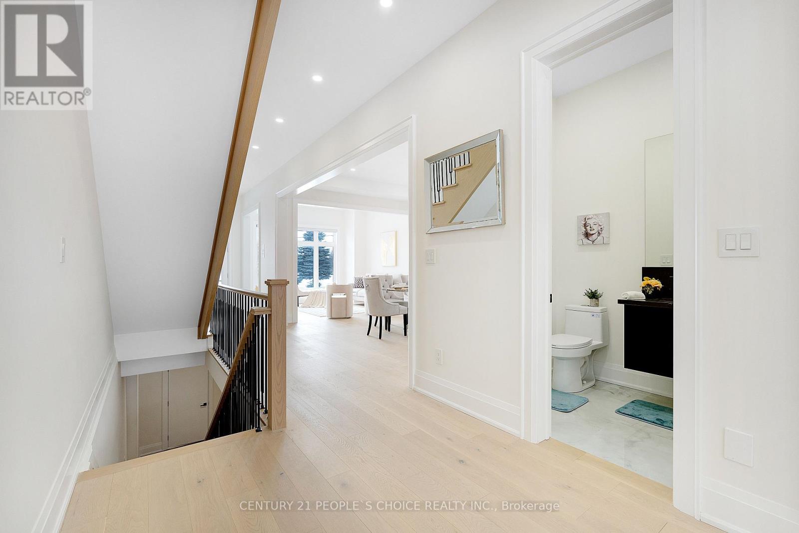 Photo 20 of 8915 Heritage Road, Brampton ON