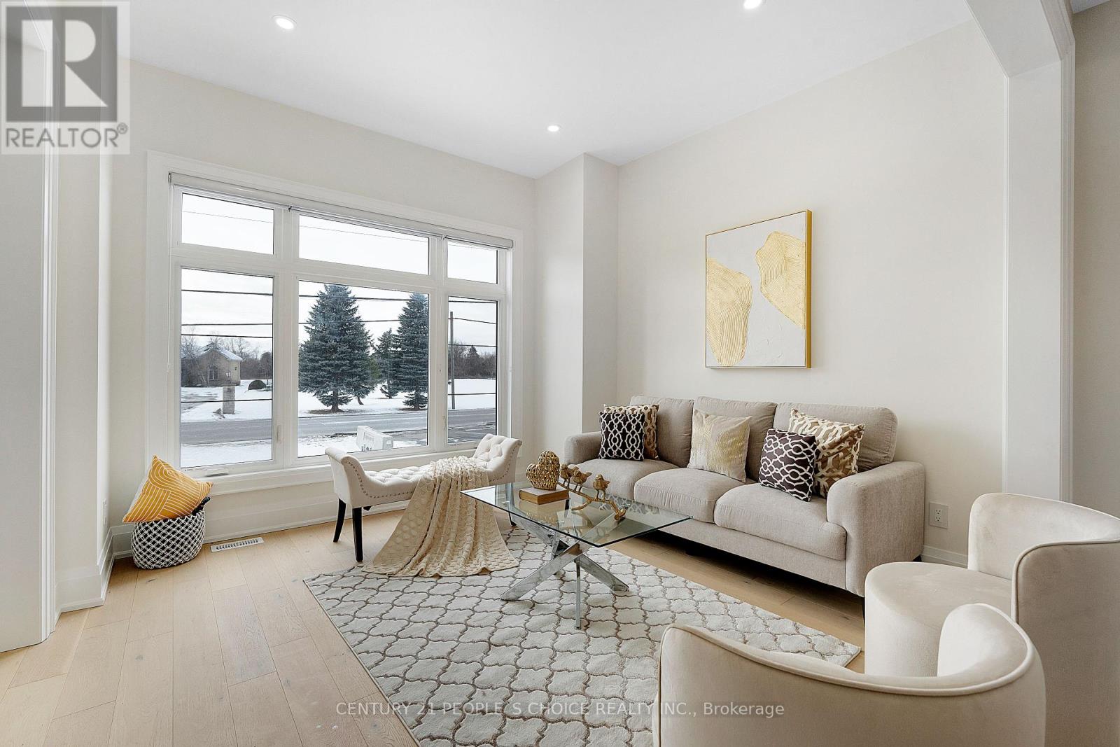 Photo 8 of 8915 Heritage Road, Brampton ON