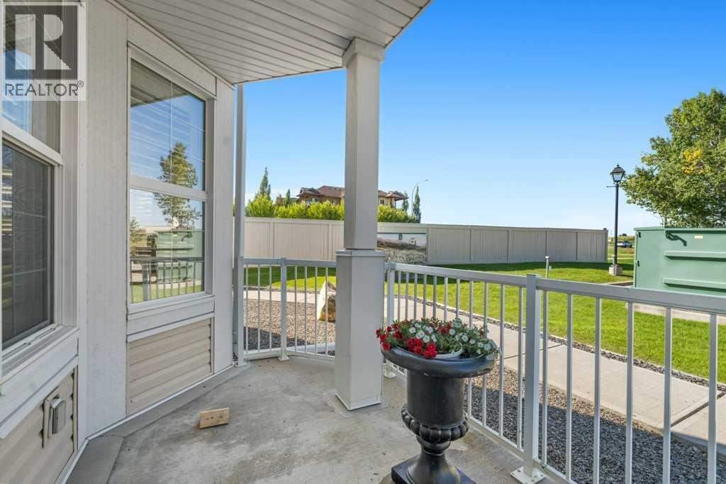 Photo 15 of 129 1 Crystal Green Lane, Okotoks AB