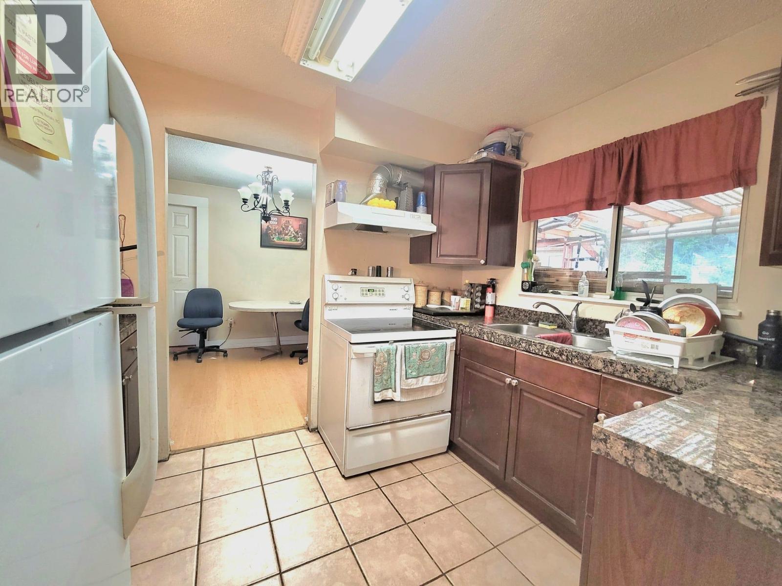 Photo 6 of 5685 Forest Street, Burnaby BC