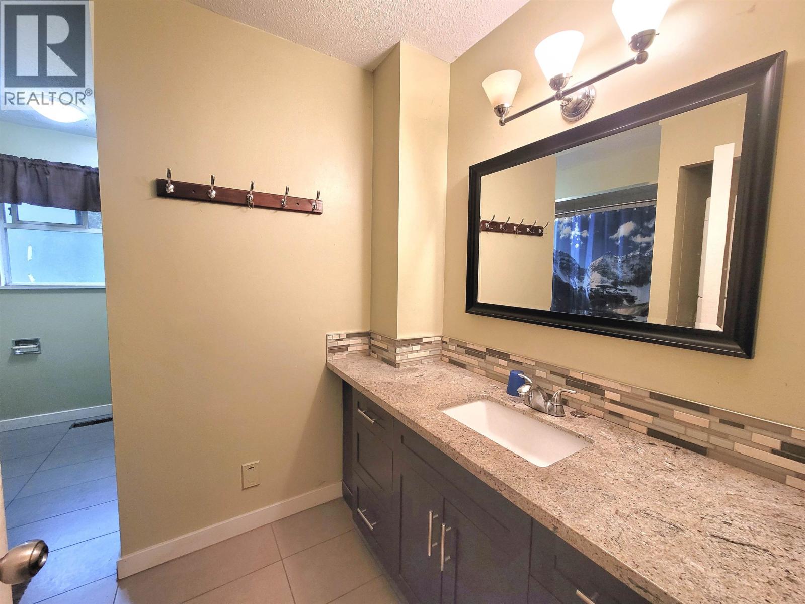 Photo 12 of 5685 Forest Street, Burnaby BC