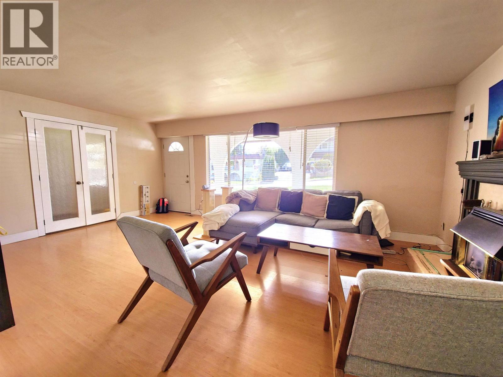 Photo 3 of 5685 Forest Street, Burnaby BC