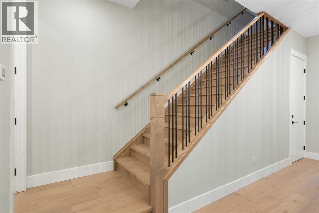 Photo 8 of 2414 35 Street Sw, Calgary AB