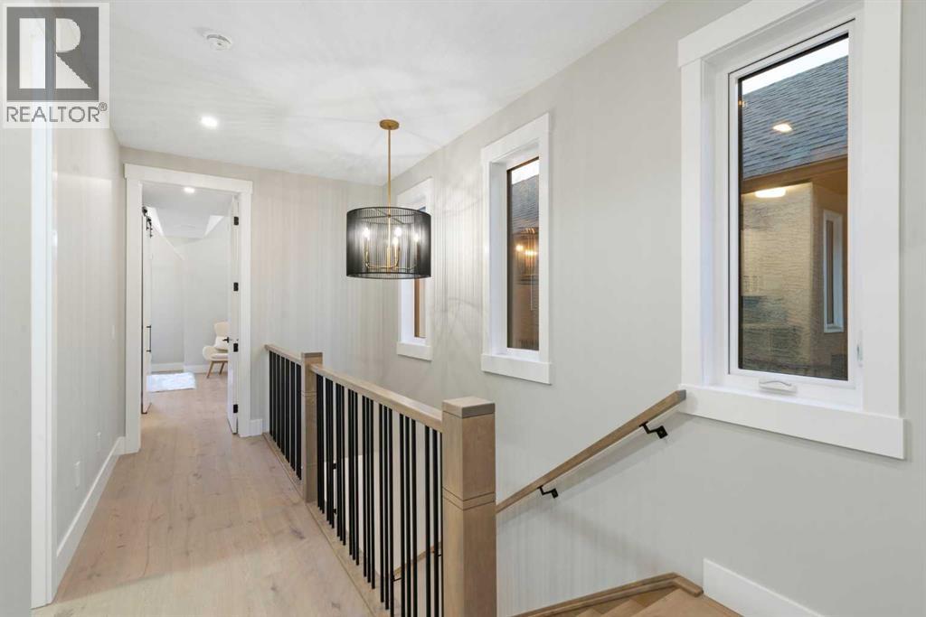 Photo 22 of 2414 35 Street Sw, Calgary AB