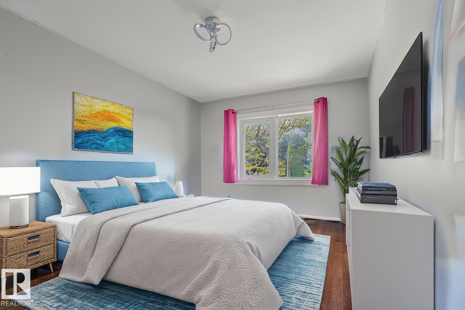 Photo 9 of 2716 44 A Av Nw, Edmonton AB
