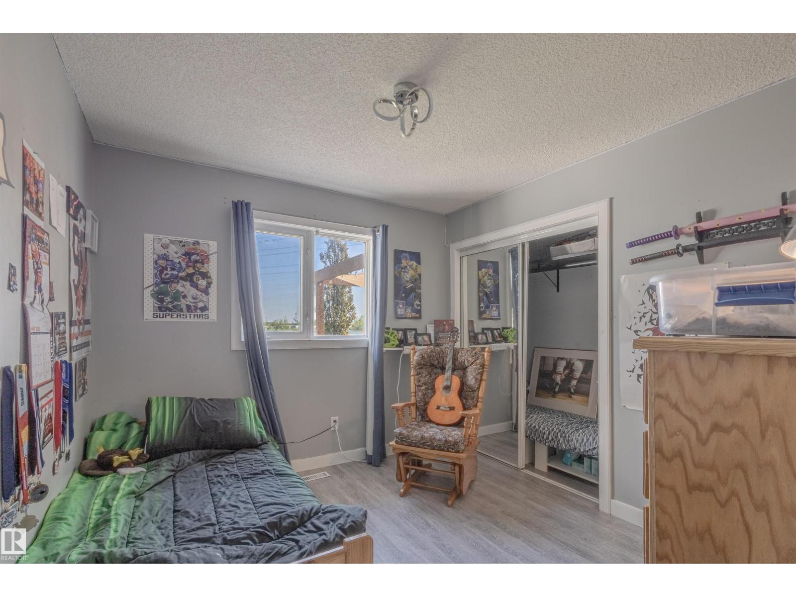 Photo 16 of 2716 44 A Av Nw, Edmonton AB