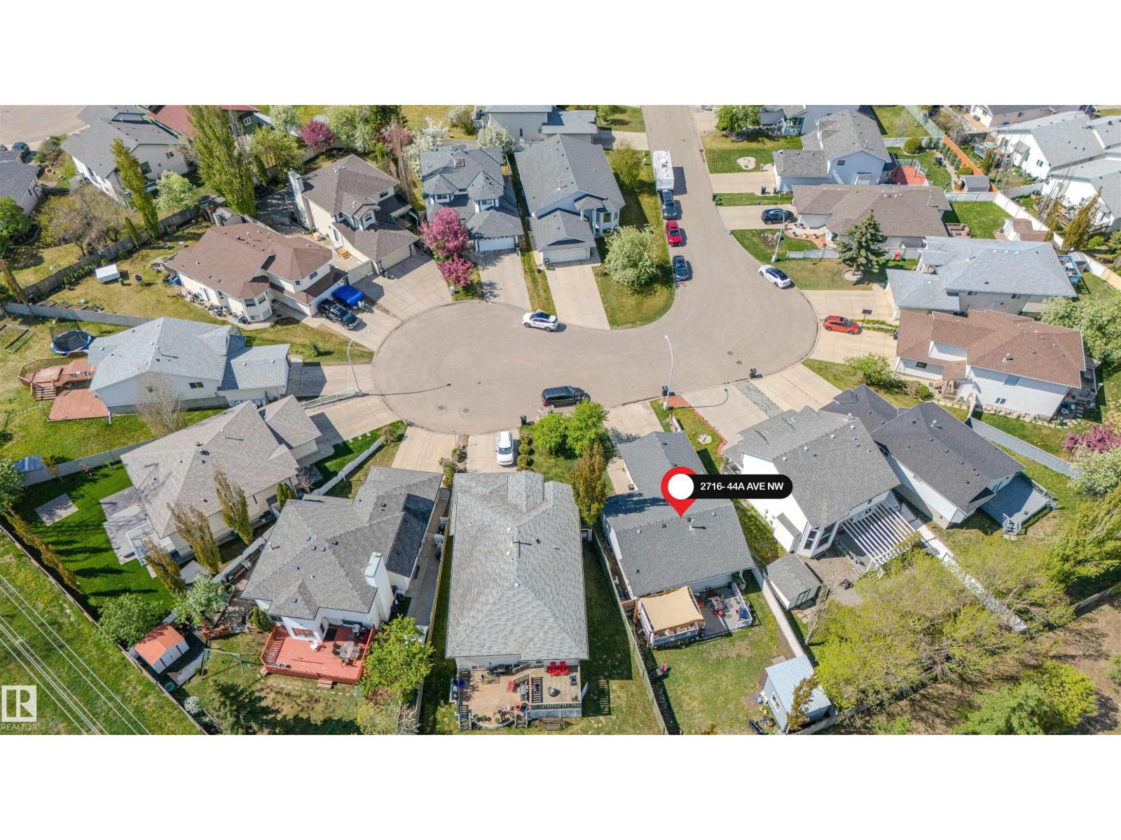 Photo 7 of 2716 44 A Av Nw, Edmonton AB