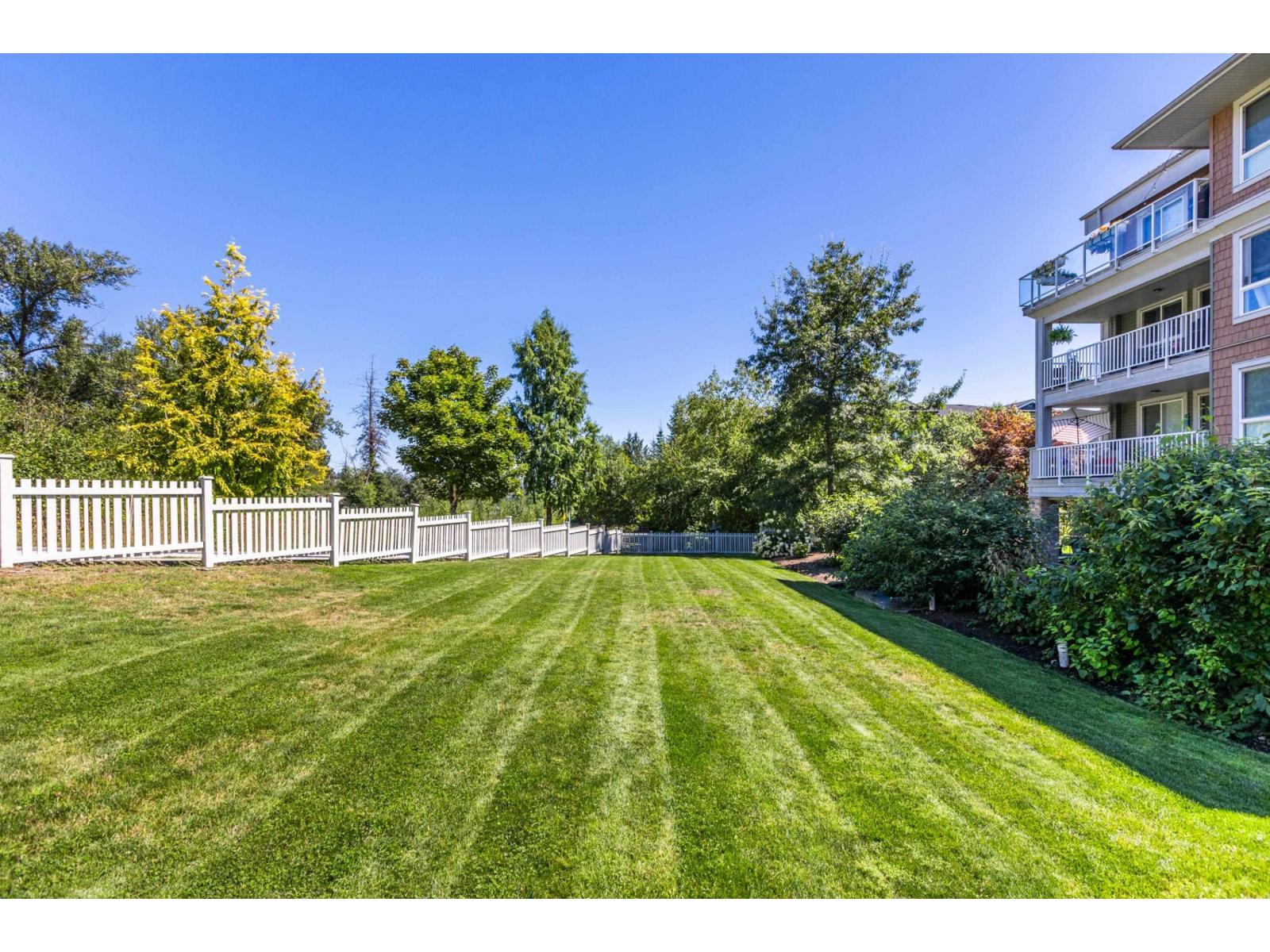 Photo 32 of 215 6460 194 Street, Langley BC