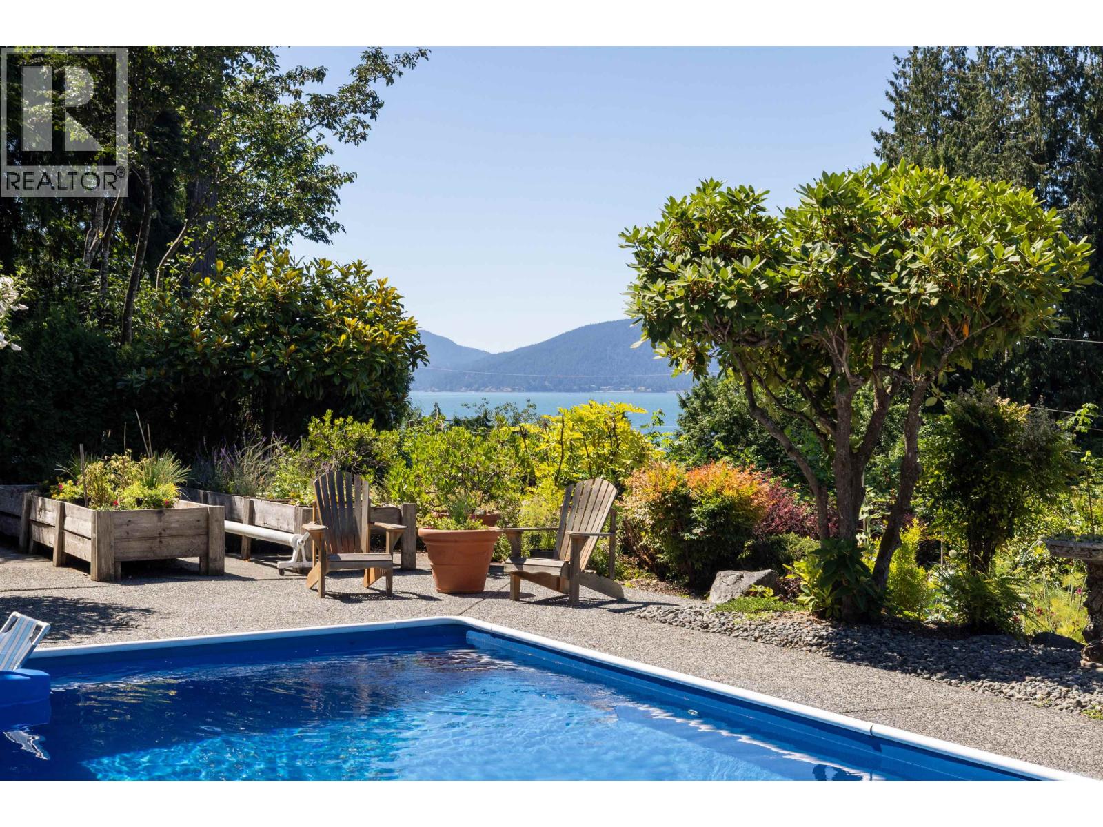 Photo 34 of 110 Seaview Place, Lions Bay BC