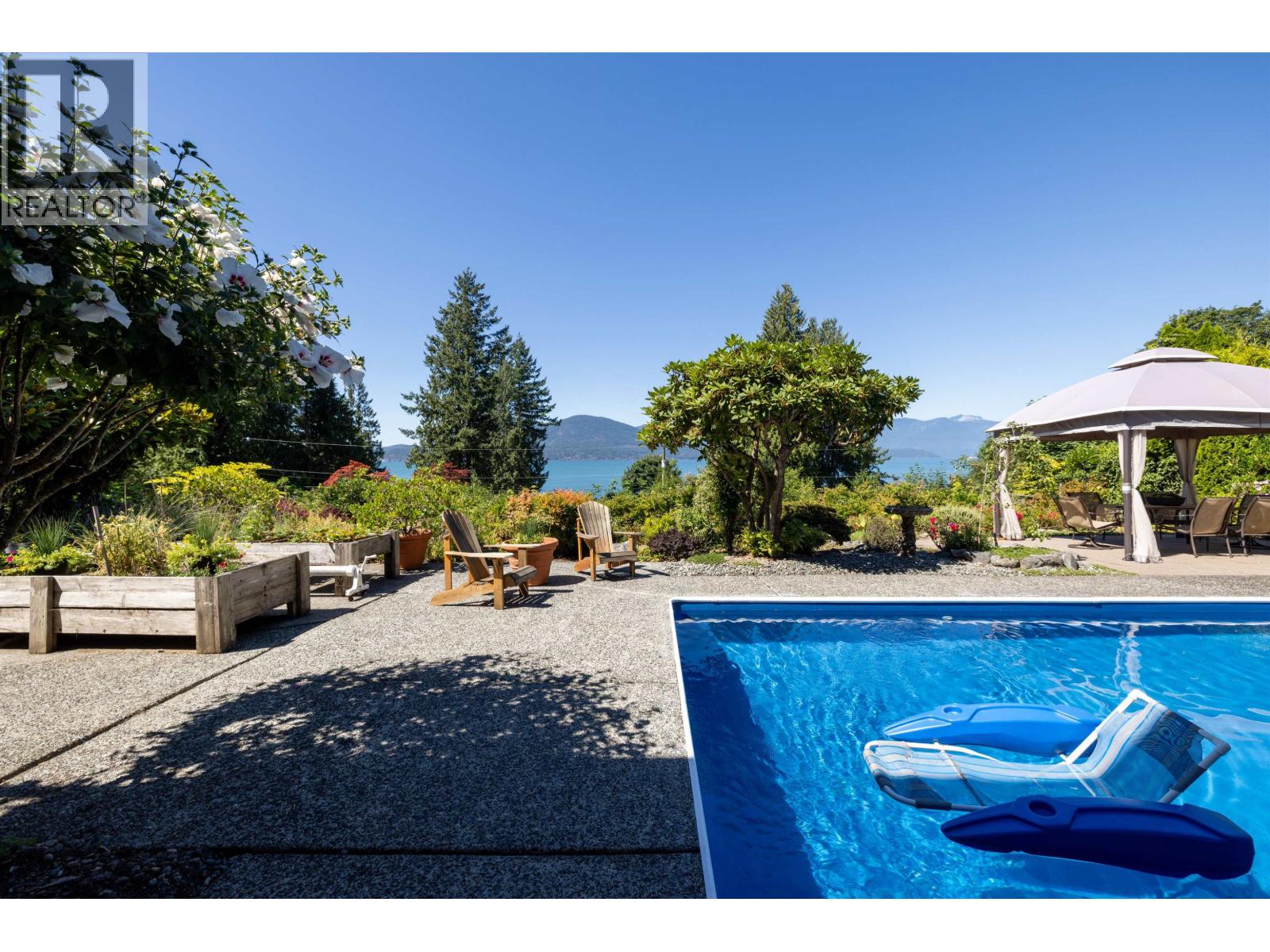 Photo 33 of 110 Seaview Place, Lions Bay BC