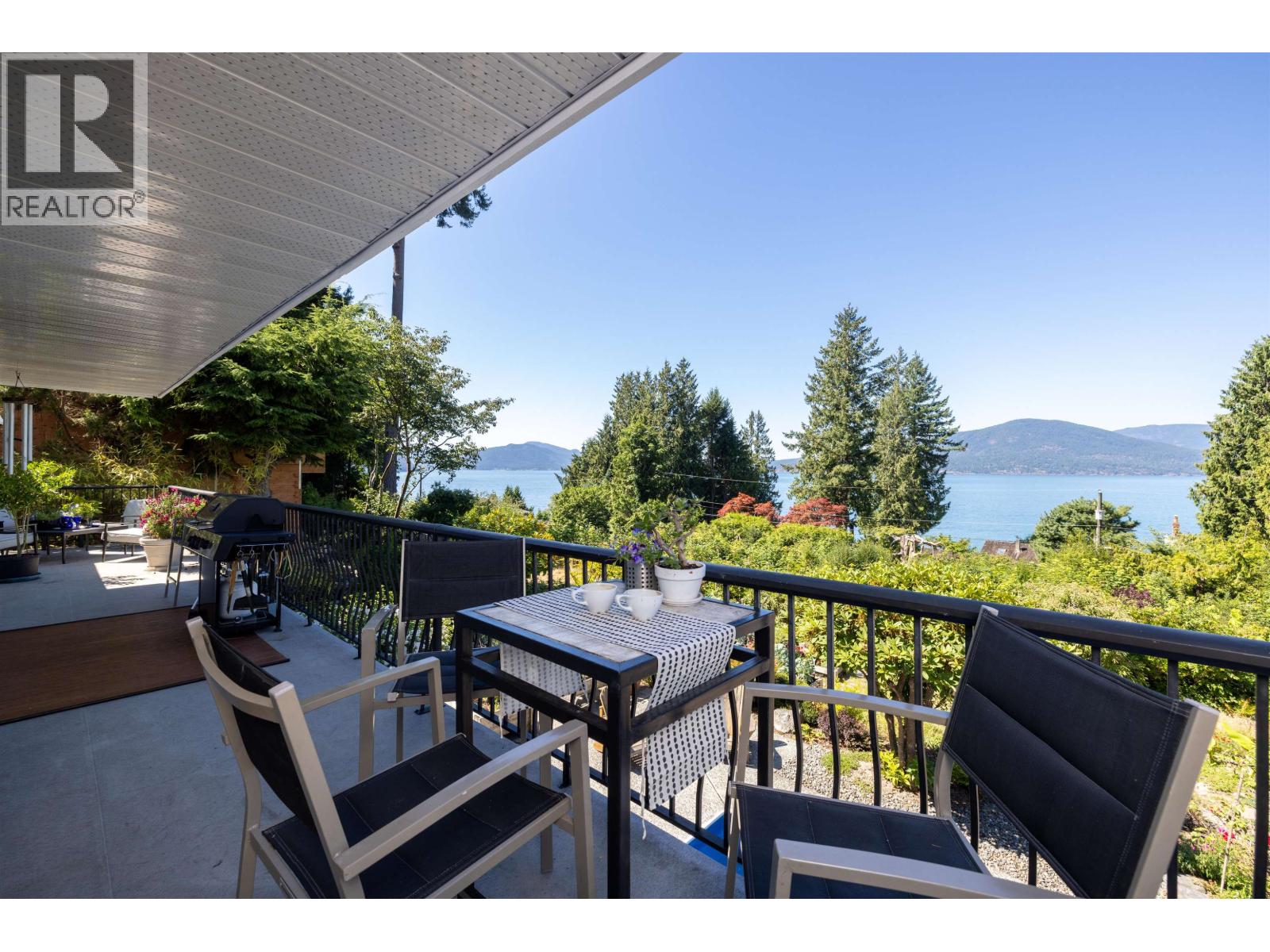 Photo 22 of 110 Seaview Place, Lions Bay BC