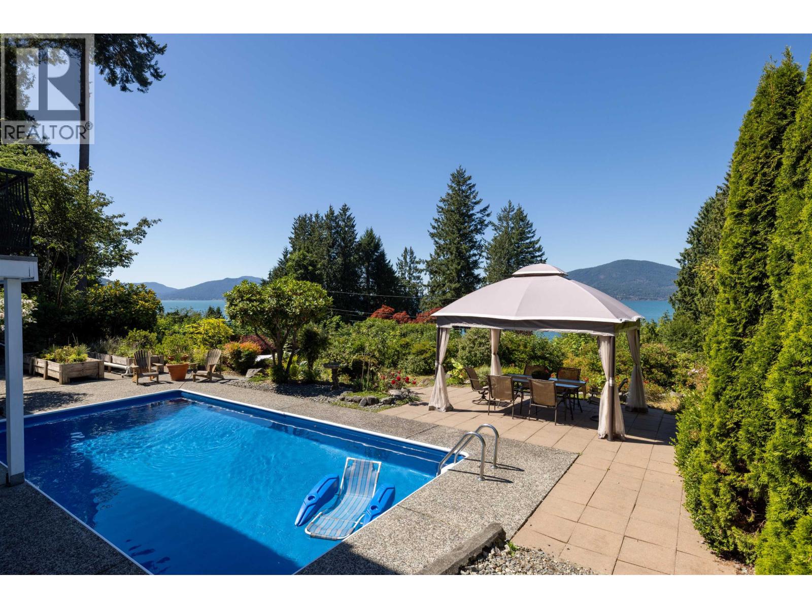Photo 35 of 110 Seaview Place, Lions Bay BC