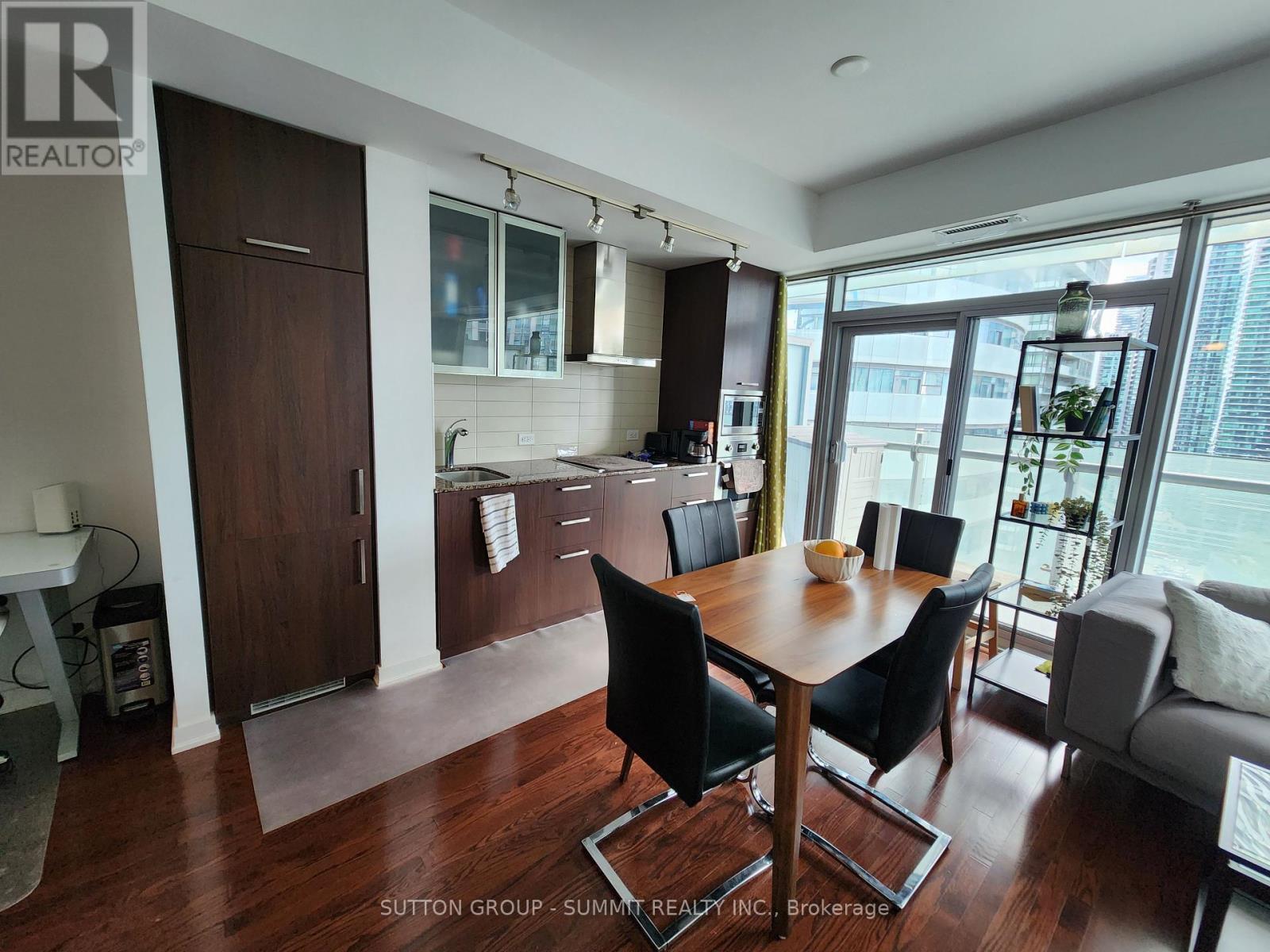 Photo 2 of 2111 12 York Street, Toronto ON