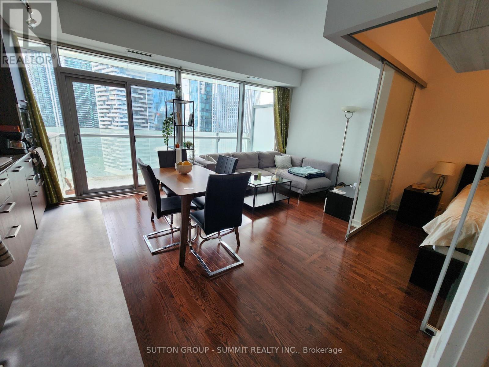 Photo 8 of 2111 12 York Street, Toronto ON