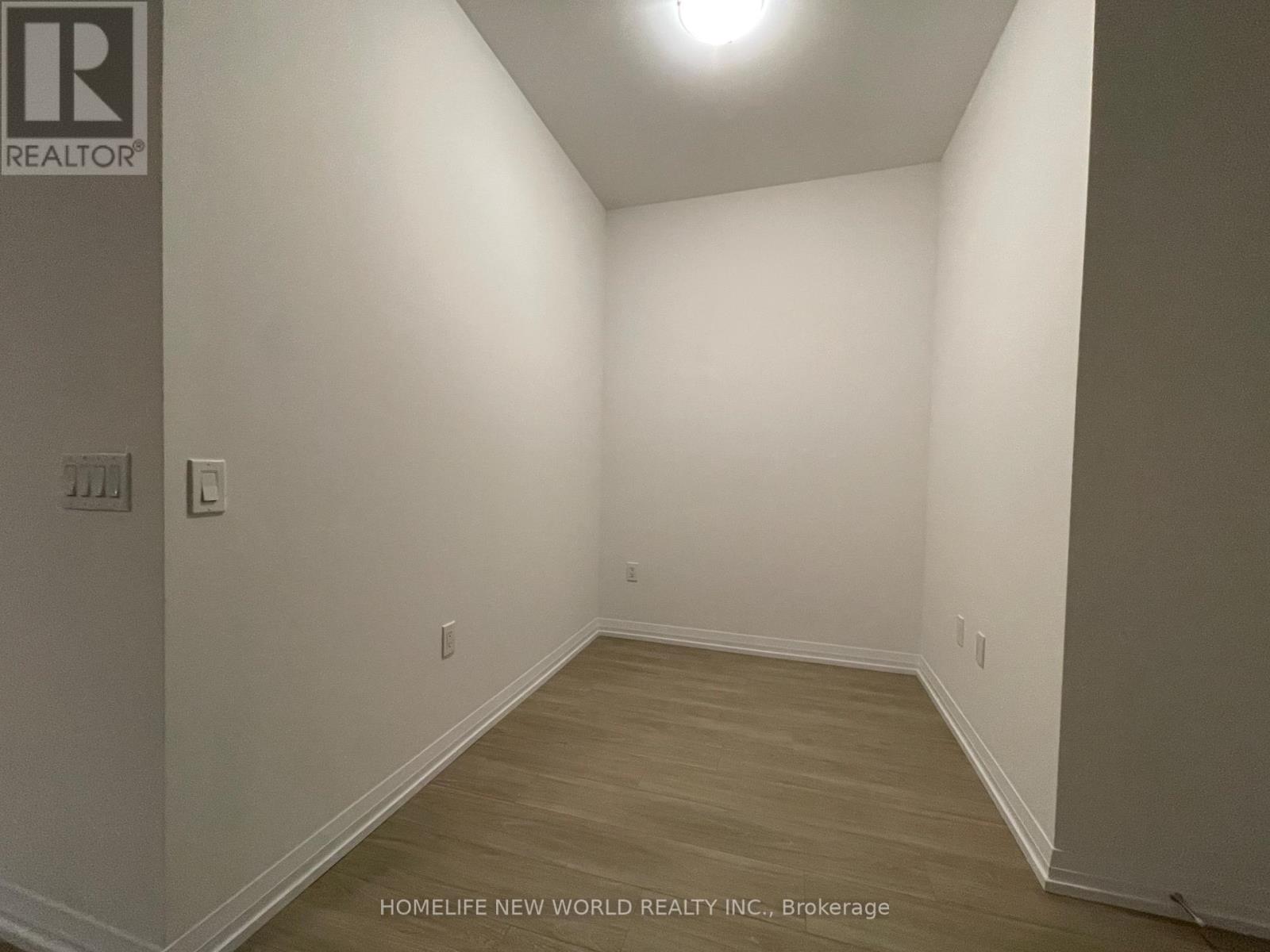 Photo 11 of 514 50 Dunfield Avenue, Toronto ON