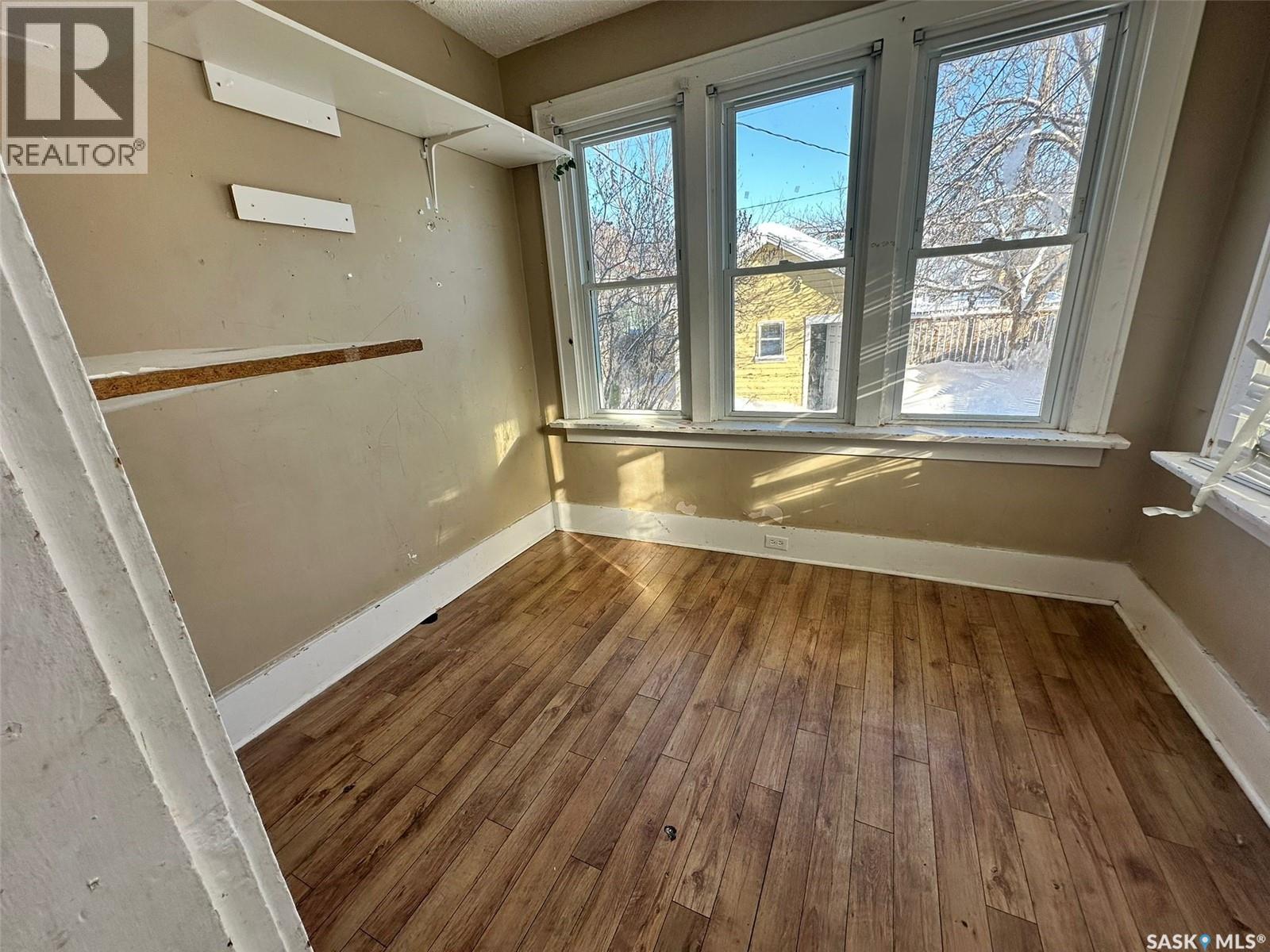 Photo 7 of 1077 Garnet Street, Regina SK