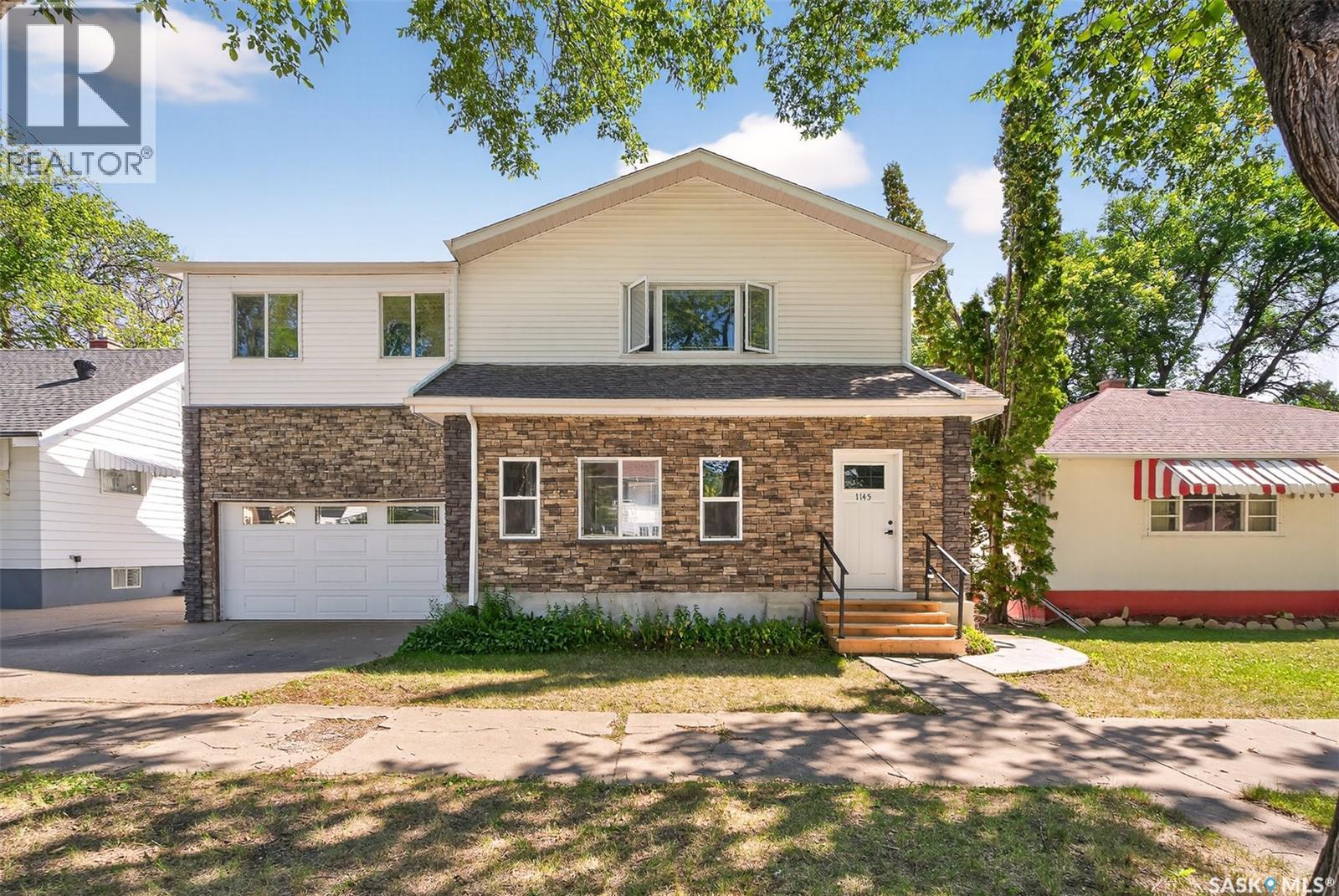 Photo 2 of 1145 2nd Avenue Nw, Moose Jaw SK