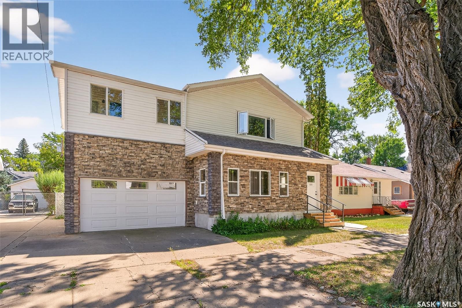 Photo 3 of 1145 2nd Avenue Nw, Moose Jaw SK