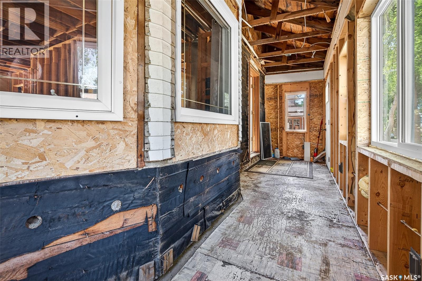 Photo 5 of 1145 2nd Avenue Nw, Moose Jaw SK