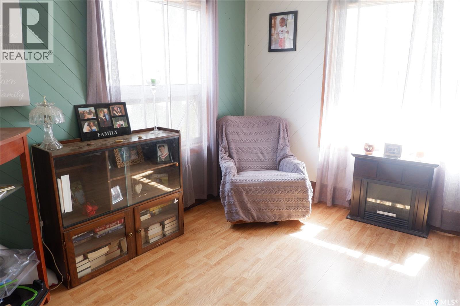 Photo 11 of 568 Stadacona Street W, Moose Jaw SK