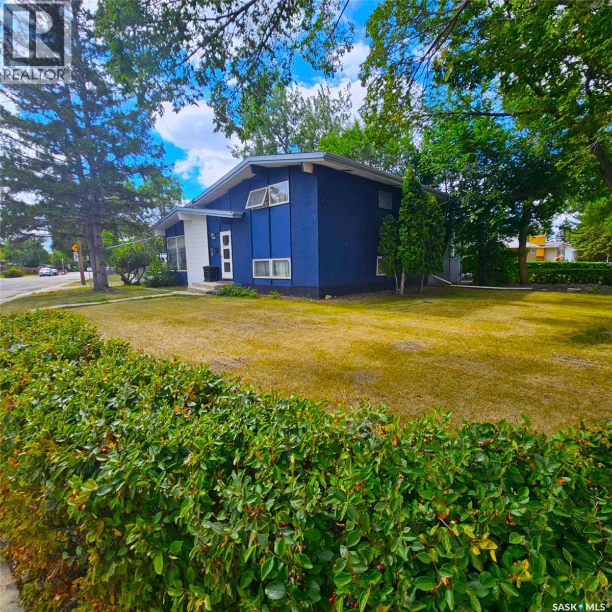 Photo 2 of 102 Carey Street, Regina SK
