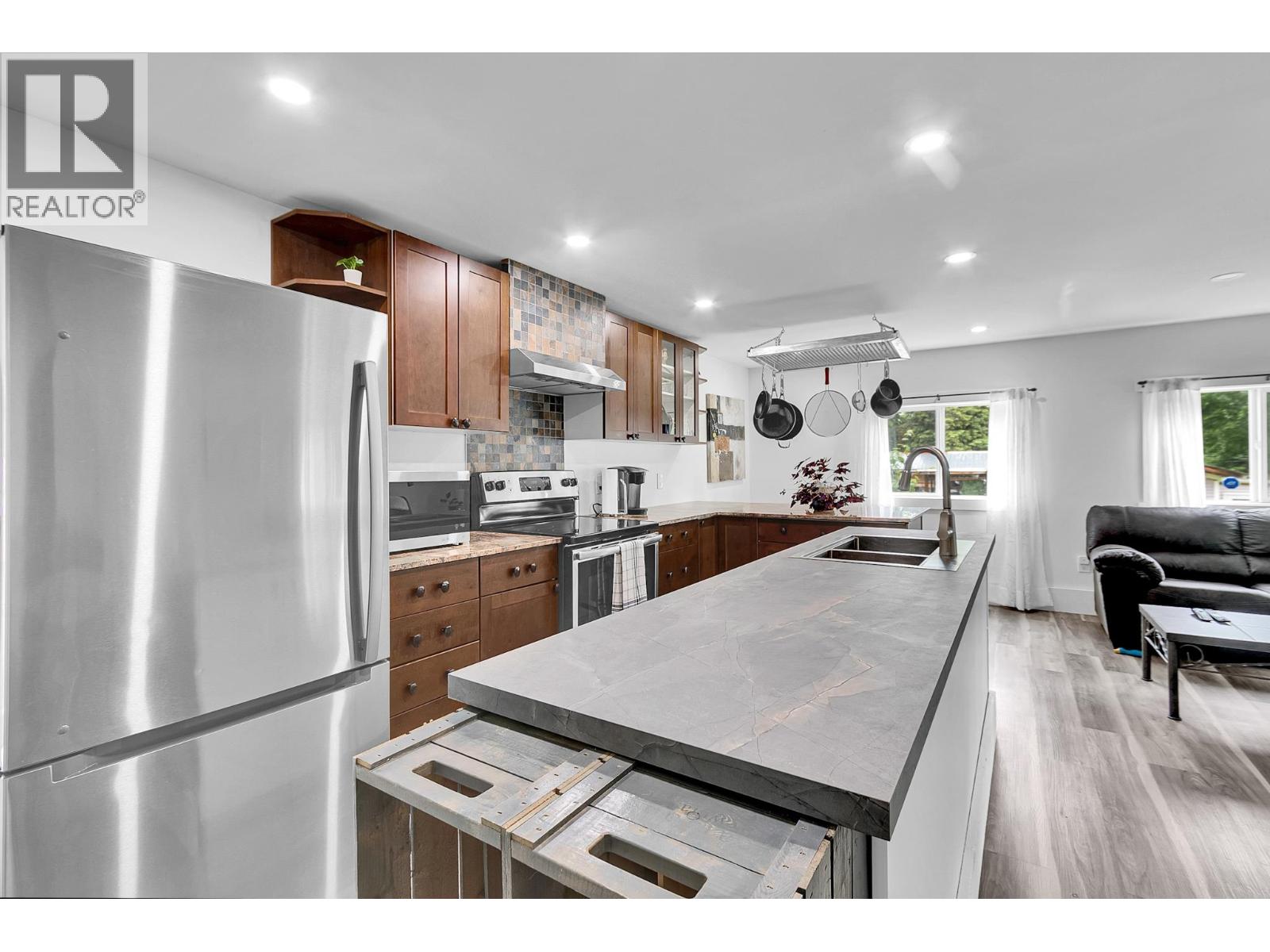 Photo 3 of 3940 Balsum Road, Prince George BC