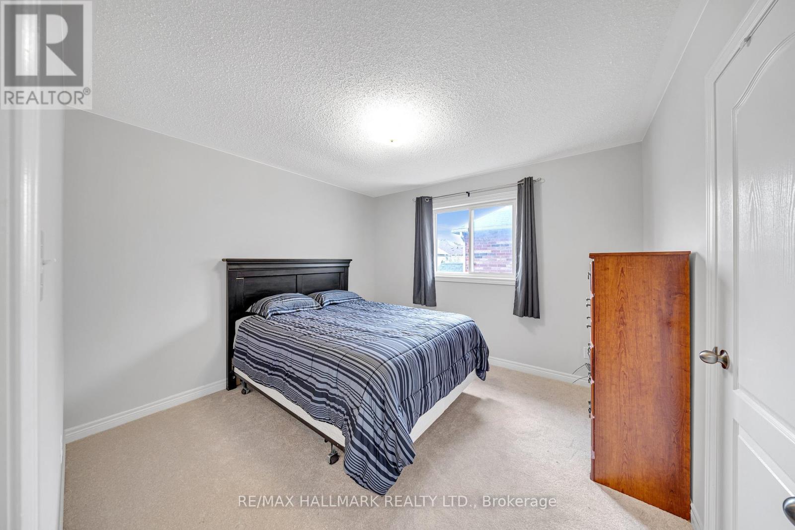 Photo 15 of 22 Carness Crescent, Georgina ON