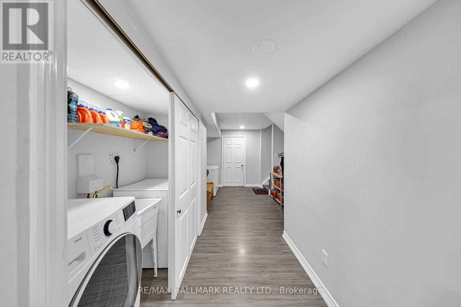 Photo 17 of 22 Carness Crescent, Georgina ON