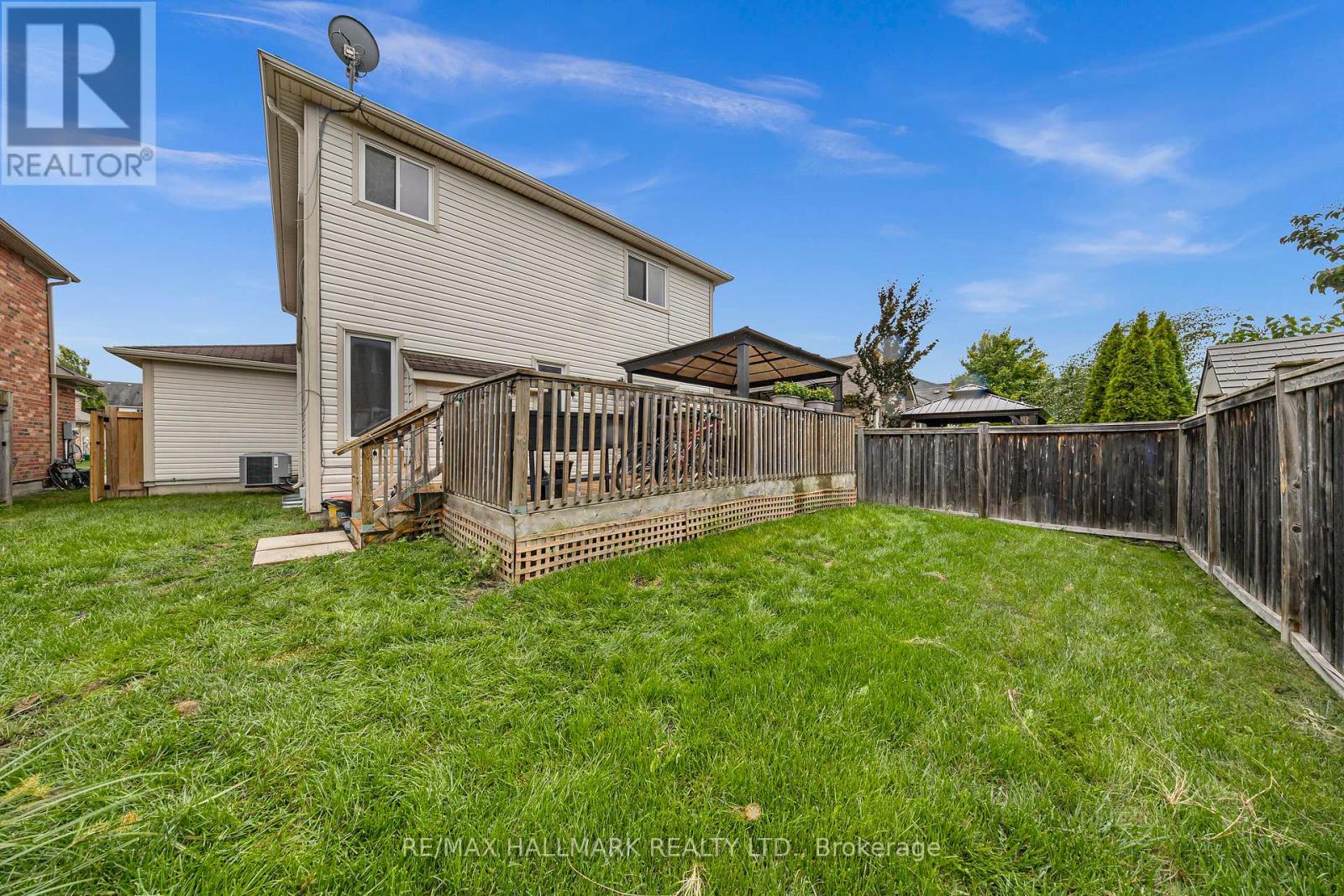Photo 20 of 22 Carness Crescent, Georgina ON