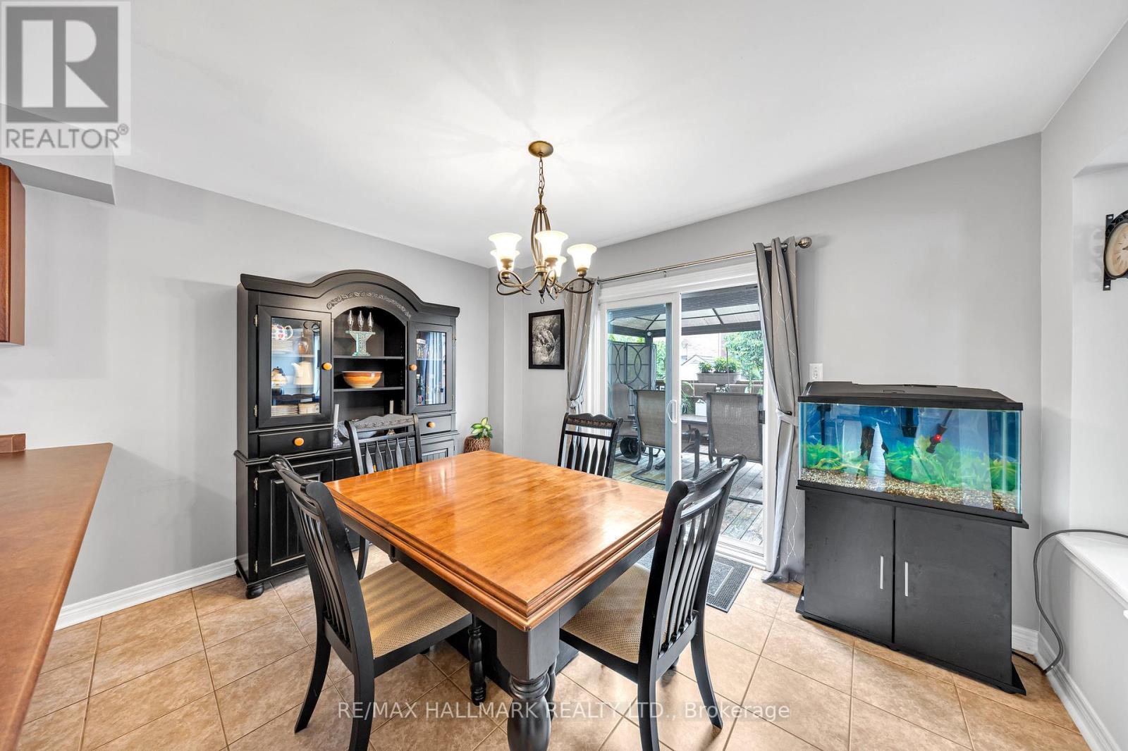 Photo 13 of 22 Carness Crescent, Georgina ON
