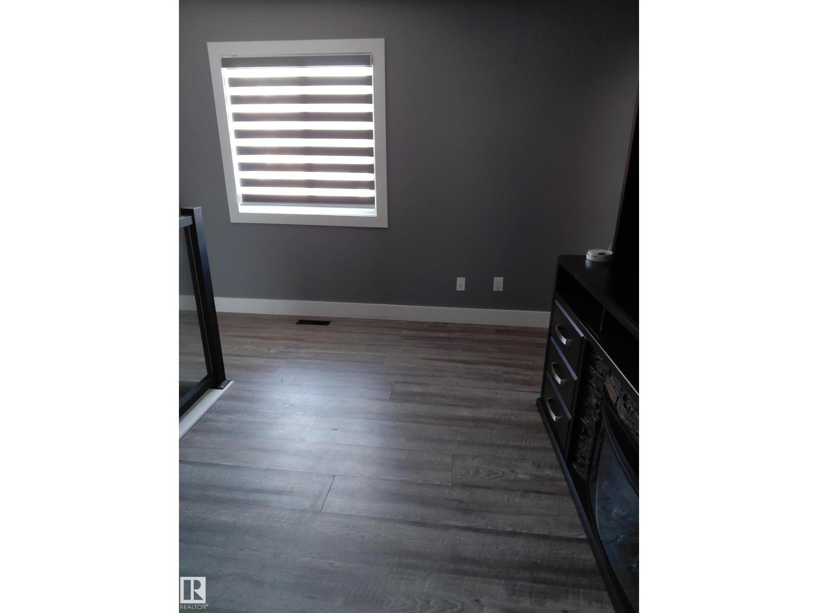 Photo 16 of 10451 157 St Nw, Edmonton AB
